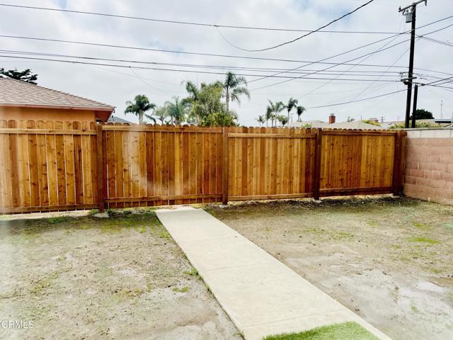 1227 S G Street, Oxnard CA: https://media.crmls.org/mediaz/3e47e9fe-d51d-46f9-8167-c001ac044c32.jpg