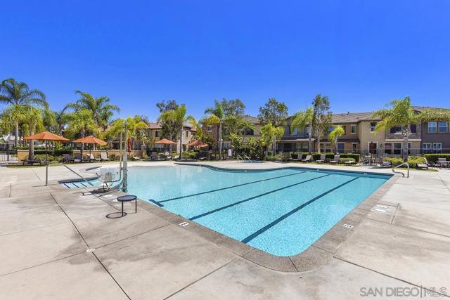 10689 New Grove Trail, San Diego CA: https://media.crmls.org/mediaz/3e482b2c-698f-410d-b2a4-8fa8144b086b.jpg