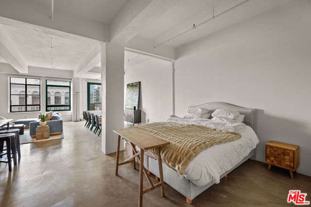 849 S Broadway, Los Angeles CA: https://media.crmls.org/mediaz/3e4859f3-972b-40f2-a335-67ca543e4666.jpg