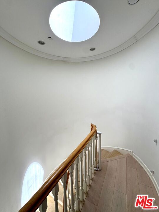 328 15th Street, Santa Monica CA: https://media.crmls.org/mediaz/3e48b4dc-1095-41ff-b694-fec4da8cf638.jpg