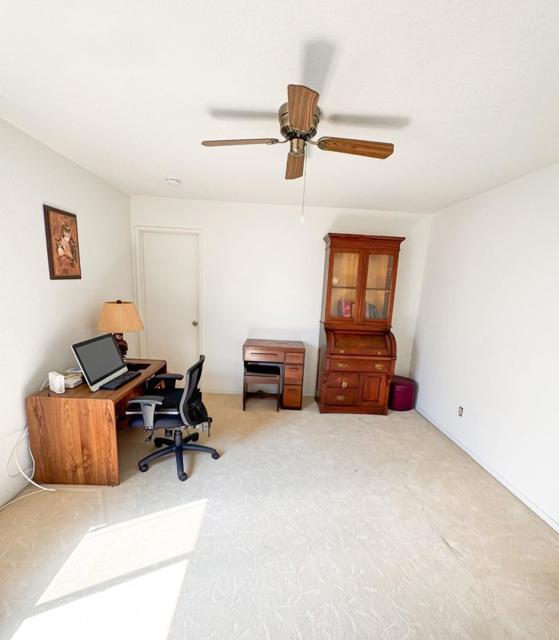 1046 Santa Barbara Street, Los Banos CA: https://media.crmls.org/mediaz/3e48cb0f-3363-4a78-8f7f-c7c298bddd41.jpg