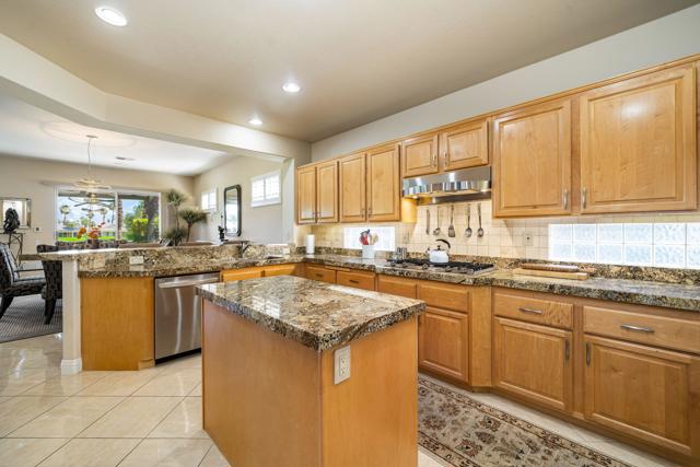 78328 Calle Las Ramblas, La Quinta CA: https://media.crmls.org/mediaz/3e499fc1-89d3-4ae8-8cc7-67f4560c0248.jpg