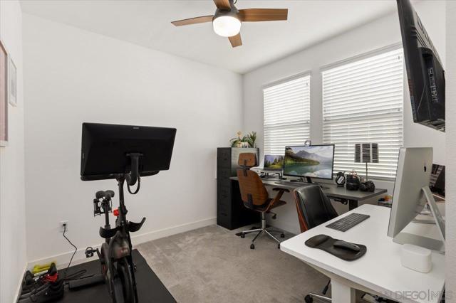 1107 Hibiscus Way, Oceanside CA: https://media.crmls.org/mediaz/3e4a219d-c892-40a1-8efc-c4c9253020e6.jpg
