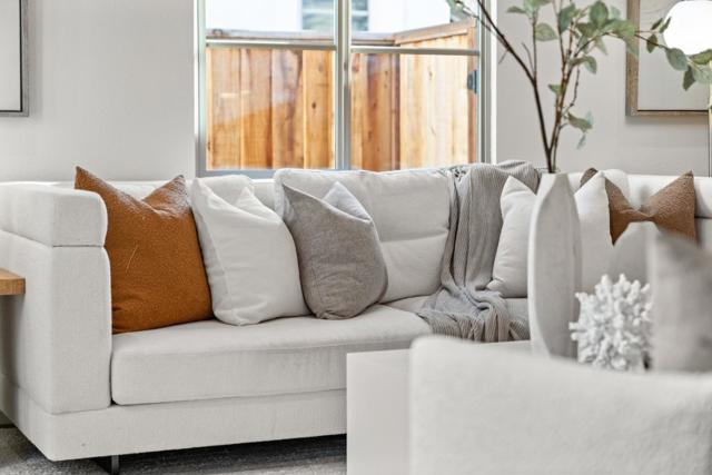1298 Dahlia Loop, San Jose CA: https://media.crmls.org/mediaz/3e4a9e7b-7f16-499b-a0c4-ba7328fa15ba.jpg