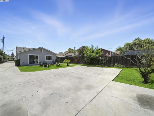 80 Pickford Ave, San Jose CA: https://media.crmls.org/mediaz/3e4b294c-1a57-4a31-ab71-31132480359e.jpg