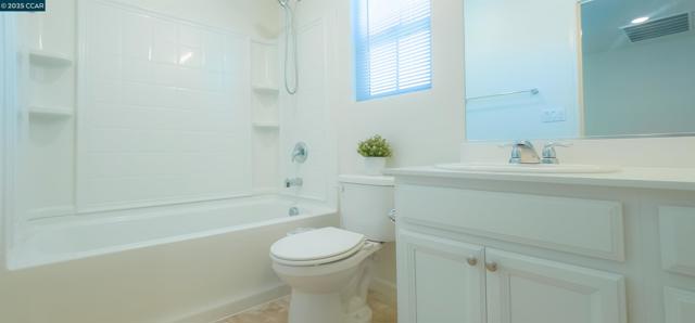 3805 Havengate Way, Sacramento CA: https://media.crmls.org/mediaz/3e4b74b0-dc28-4922-81d6-e99857c63371.jpg