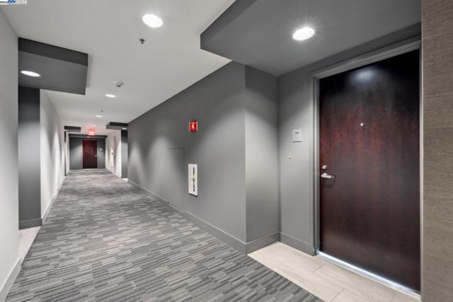222 Broadway, Oakland CA: https://media.crmls.org/mediaz/3e4b76d0-9114-471f-9ca1-604cf3a11c75.jpg