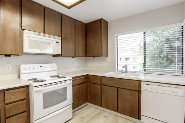 5368 Colony Park Circle, San Jose CA: https://media.crmls.org/mediaz/3e4c4a7b-3b56-492f-b130-0b502eaf8034.jpg