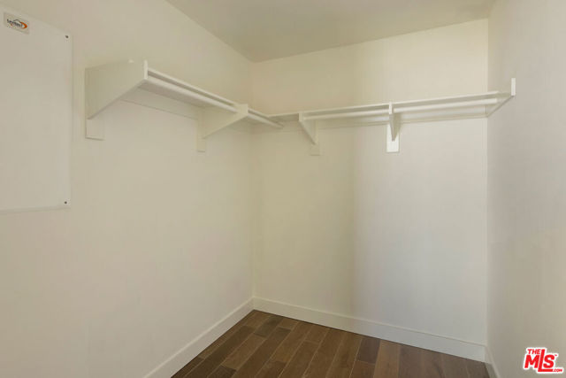 901 S Flower Street, Los Angeles CA: https://media.crmls.org/mediaz/3e4c7bf3-ac21-4c5b-a324-6d39dc5cde00.jpg