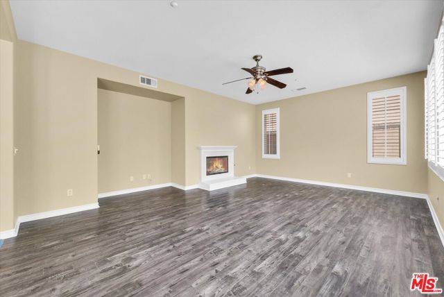 5611 Scharf Avenue, Fontana CA: https://media.crmls.org/mediaz/3e4d1ad1-9719-4beb-b8c4-5e16ea4bb922.jpg