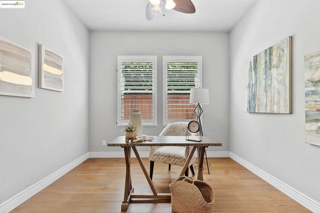 1627 Healing Rock Ct, Brentwood CA: https://media.crmls.org/mediaz/3e4d31bf-0e19-43ac-b294-eef74831feeb.jpg