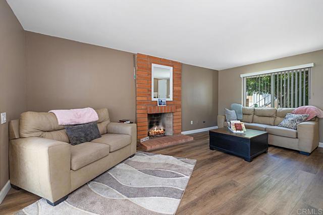 Detail Gallery Image 5 of 43 For 5676 Chateau Dr, San Diego,  CA 92117 - 7 Beds | 3/2 Baths