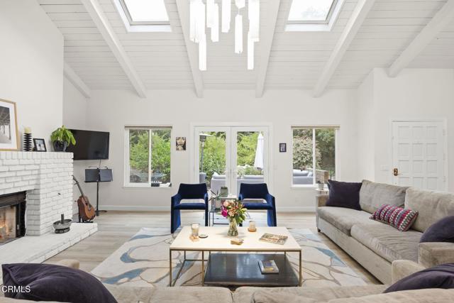311 w W Summer Street, Ojai CA: https://media.crmls.org/mediaz/3e4ee702-4278-4cd7-a39d-7a23f548c79a.jpg
