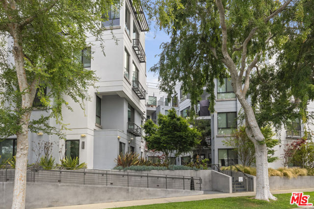 5955 Saturn Street, Los Angeles CA: https://media.crmls.org/mediaz/3e4f43c8-9cb4-47e1-b7d9-48b116a9682f.jpg