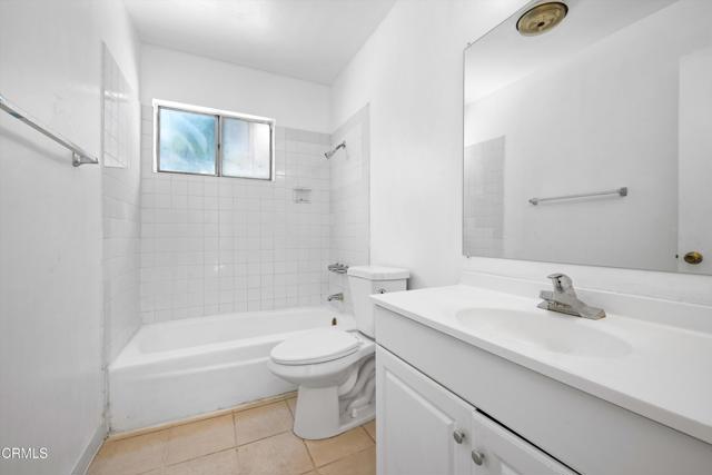 Detail Gallery Image 9 of 14 For 13040 Dronfield Ave #3,  Sylmar,  CA 91342 - 1 Beds | 1 Baths