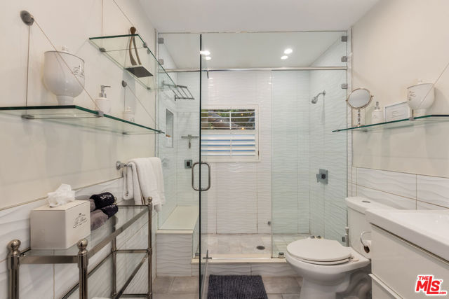 3839 Marcasel Avenue, Los Angeles CA: https://media.crmls.org/mediaz/3e512340-6c68-4eb7-a9cc-f26d11fa9957.jpg