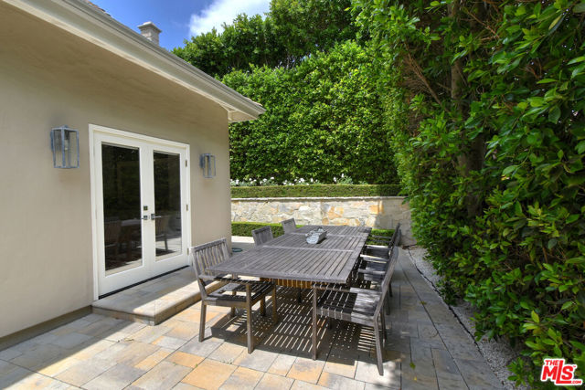 5449 S Rim Street, Thousand Oaks CA: https://media.crmls.org/mediaz/3e512f97-22cb-46c8-84e5-adb6dec981a7.jpg