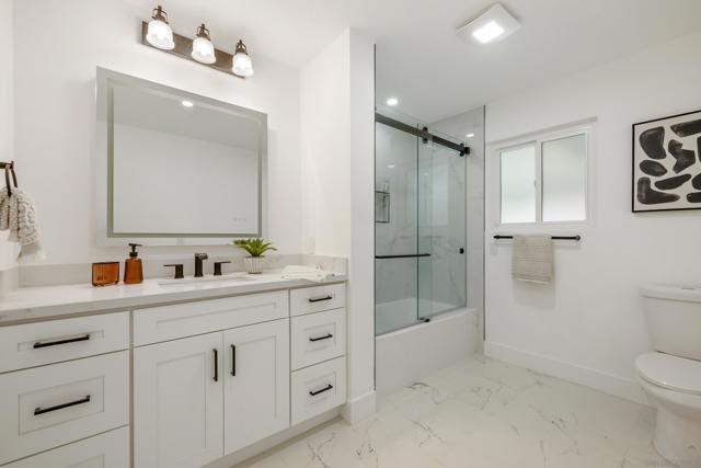 2537 Davis Ave, Carlsbad CA: https://media.crmls.org/mediaz/3e5192c7-a931-4b1a-b9e4-39466f22a2cf.jpg