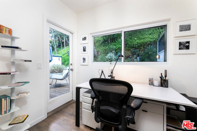 8328 Kirkwood Drive, Los Angeles CA: https://media.crmls.org/mediaz/3e5296f8-22cb-4f41-b4b4-0ffbaa013e4f.jpg
