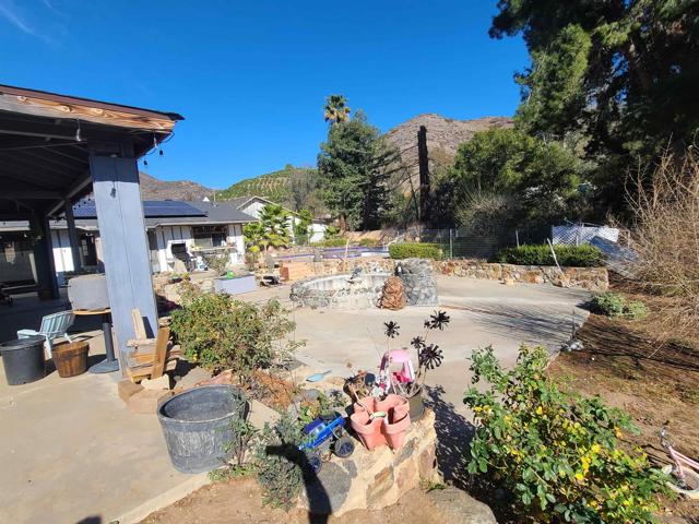9109 Huntley Road, Fallbrook CA: https://media.crmls.org/mediaz/3e52a188-3119-4518-95a4-e1eb30222d13.jpg