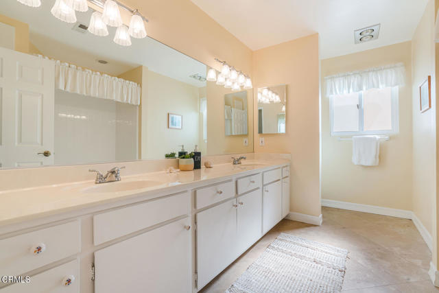 3233 Playa Court, Oxnard CA: https://media.crmls.org/mediaz/3e542953-4207-4fa0-88f8-a9d86b8e6f9b.jpg