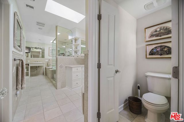 2660 Carman Crest Drive, Los Angeles CA: https://media.crmls.org/mediaz/3e54ddc5-ad9f-41a3-a2a4-6a129461563c.jpg