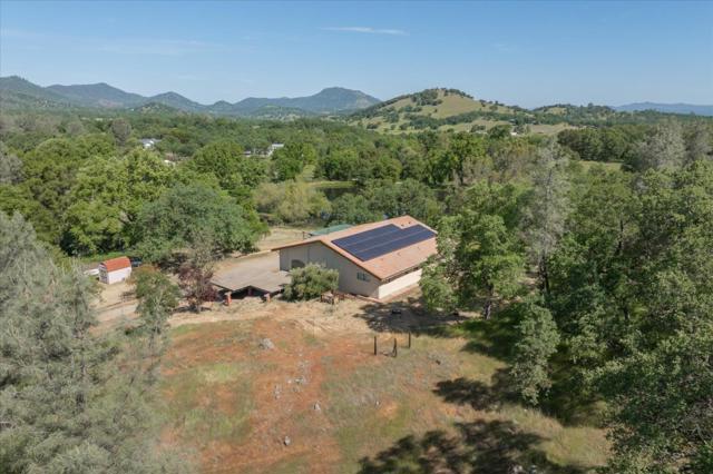 10207 Pool Station Road, Angels Camp CA: https://media.crmls.org/mediaz/3e550e8c-a983-4f74-b817-d7c188cc1e9b.jpg