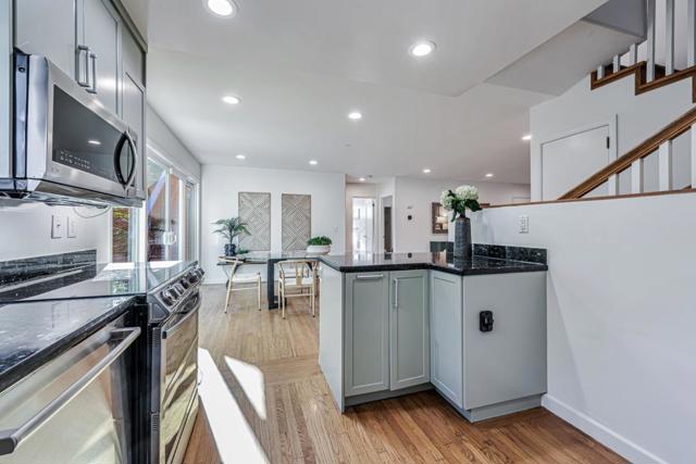 3704 Fair Oaks Avenue, Menlo Park CA: https://media.crmls.org/mediaz/3e55b0b2-1cb6-42b0-8d3d-c5cc464c3bf6.jpg