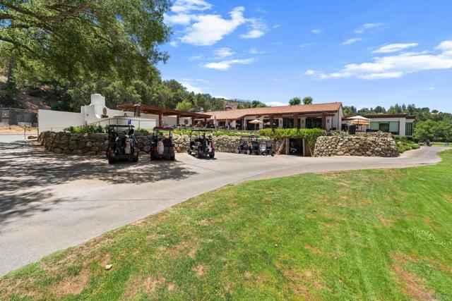 32676 Taspa Ct, Pauma Valley CA: https://media.crmls.org/mediaz/3e56090c-8f4e-4232-b5d3-7b3026e359e8.jpg