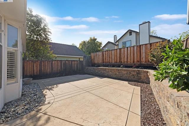 2864 El Capitan Dr, Pleasanton CA: https://media.crmls.org/mediaz/3e562dd2-65e5-409b-b916-39bf59d7666f.jpg