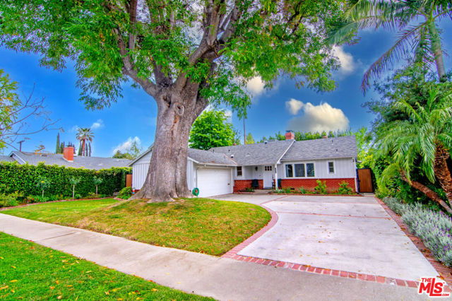 12954 Otsego Street, Sherman Oaks CA: https://media.crmls.org/mediaz/3e5655f1-91c9-4883-bf33-2cc82c6e967d.jpg