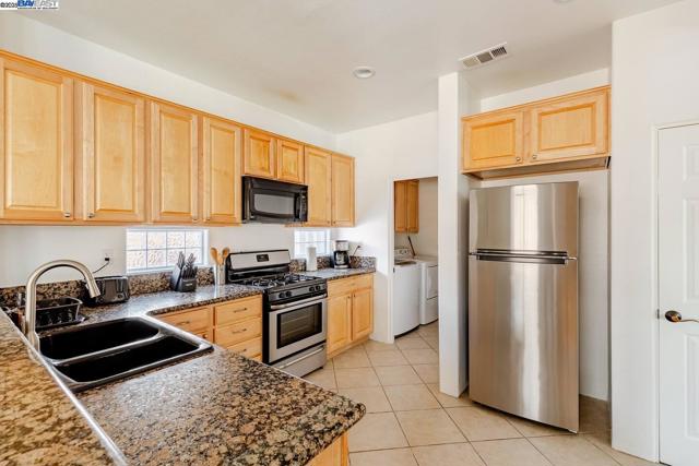 50289 San Capistrano Drive, Coachella CA: https://media.crmls.org/mediaz/3e56773c-12bd-418d-91b2-cec0c136853c.jpg