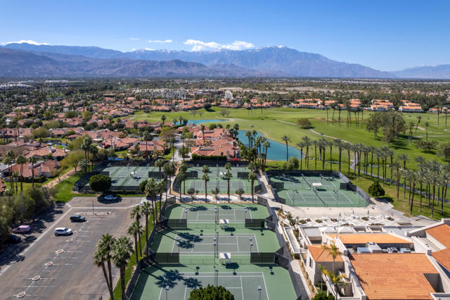 752 Vista Lago Drive N, Palm Desert, CA 92211