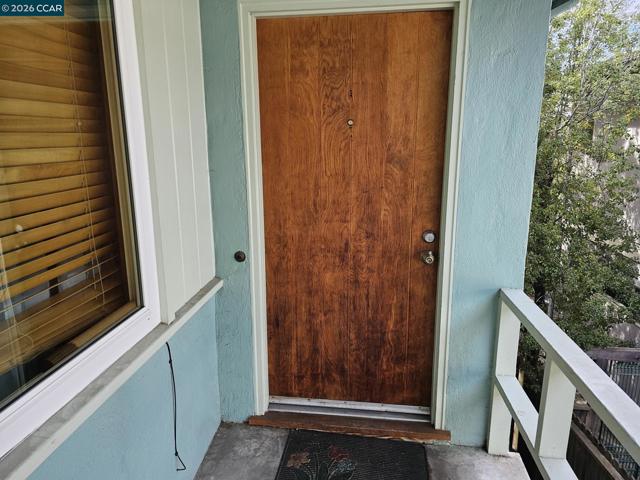 Image 2 of 38 For 627 Kern St  