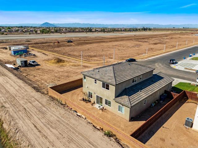2504 Vista Del Mar Lane, Imperial CA: https://media.crmls.org/mediaz/3e596b90-9f03-42fe-bf83-313dda228fa6.jpg