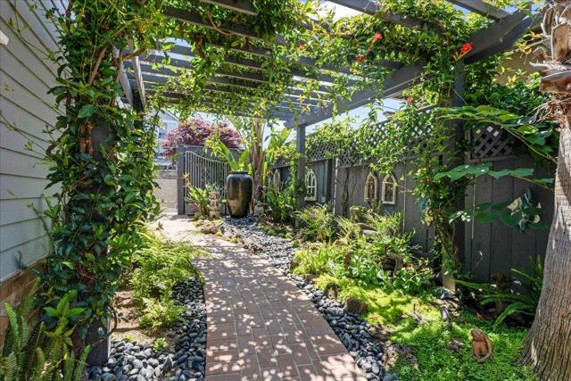 410 Monterey, Capitola CA: https://media.crmls.org/mediaz/3e5a22bd-9908-489e-8c72-2c262b614f31.jpg
