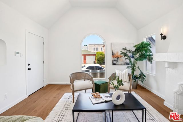 4438 W 28th Street, Los Angeles CA: https://media.crmls.org/mediaz/3e5aac8b-f1c5-4c53-bcbc-6842ebdca5fb.jpg
