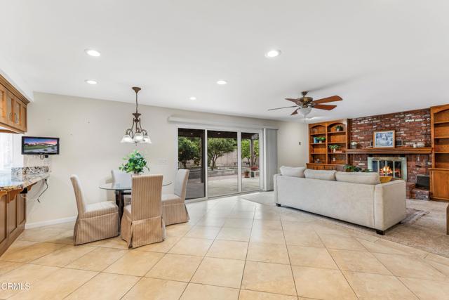 202 Faculty Street, Thousand Oaks CA: https://media.crmls.org/mediaz/3e5af1c0-95d9-4865-8dfc-0c11bc828081.jpg