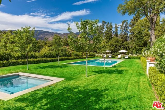 10999 Ojai Santa Paula Road, Ojai CA: https://media.crmls.org/mediaz/3e5b5c50-80ab-4f17-850d-322da9ed77ef.jpg