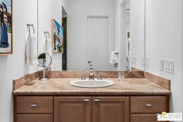 27 Ambassador Circle, Rancho Mirage CA: https://media.crmls.org/mediaz/3e5c109d-97de-43af-921e-f51c232b1812.jpg