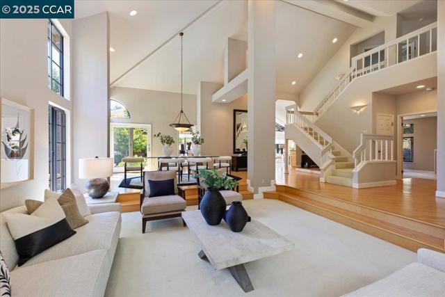 4101 Fox Creek Ct, Danville CA: https://media.crmls.org/mediaz/3e5c6c75-3c7b-4817-8088-d329ab8064b2.jpg