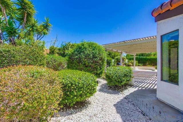 11742 Avenida Sivrita, San Diego CA: https://media.crmls.org/mediaz/3e5c7ba8-e8b4-48b5-8e17-14327d9ef7ba.jpg