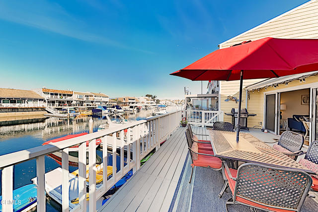 4531 Costa De Oro, Oxnard CA: https://media.crmls.org/mediaz/3e5c850f-3ca9-4d77-93e5-558889baed0d.jpg
