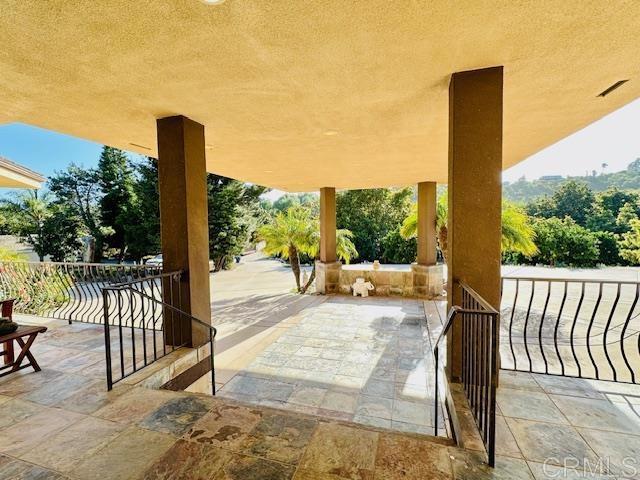 5456 Heatherton Drive, Somis CA: https://media.crmls.org/mediaz/3e5ca45d-78da-407c-afda-c2457a5ae808.jpg