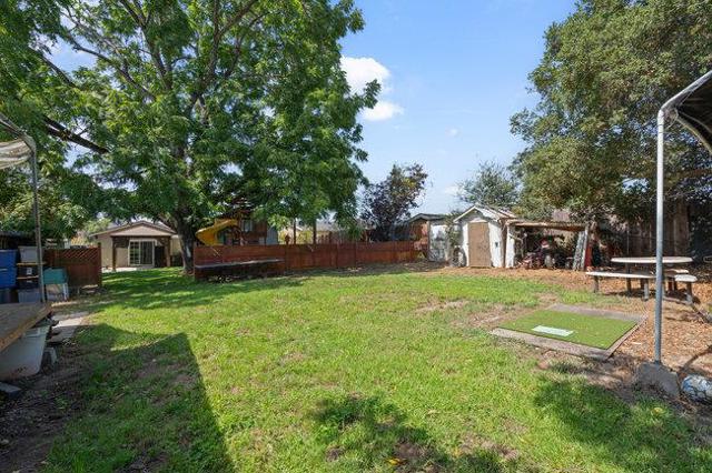 22 Heiner Road, Watsonville CA: https://media.crmls.org/mediaz/3e5cf3dd-b4ca-4a48-9b52-15136363a263.jpg