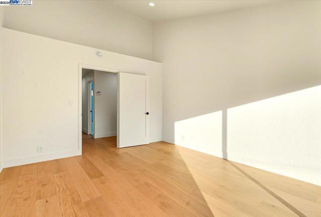 11 Paddock Ct, Pleasant Hill CA: https://media.crmls.org/mediaz/3e5dfb4c-5e6b-4ed7-be05-c60767eff77e.jpg