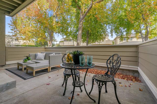 141 Albacore Lane, Foster City CA: https://media.crmls.org/mediaz/3e5ec352-4cf4-402b-8c70-92d64f75c7d4.jpg