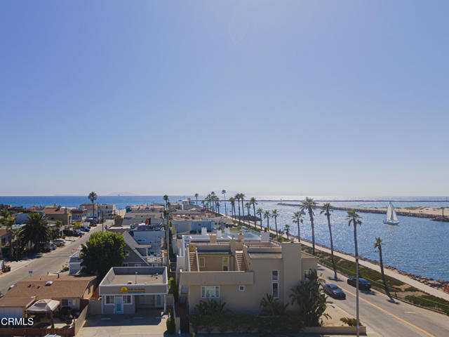 2516 Roosevelt Boulevard, Oxnard CA: https://media.crmls.org/mediaz/3e5eda98-f6a3-49b8-bedf-75682d0890da.jpg
