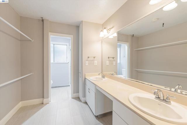 Image 21 of 36 For 6735 Stephan Ct