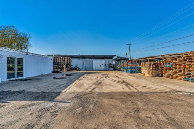 1500 Gilman Road, Gilroy CA: https://media.crmls.org/mediaz/3e602987-b493-4b0a-887e-295d18e0fef3.jpg